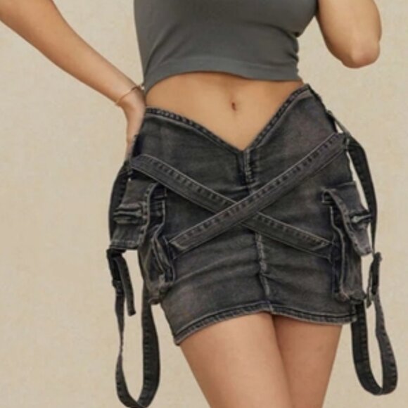 Micas V-Waist Buckle Flap Pocket Denim Cargo Mini Skirt Gray, Medium - Picture 3 of 4
